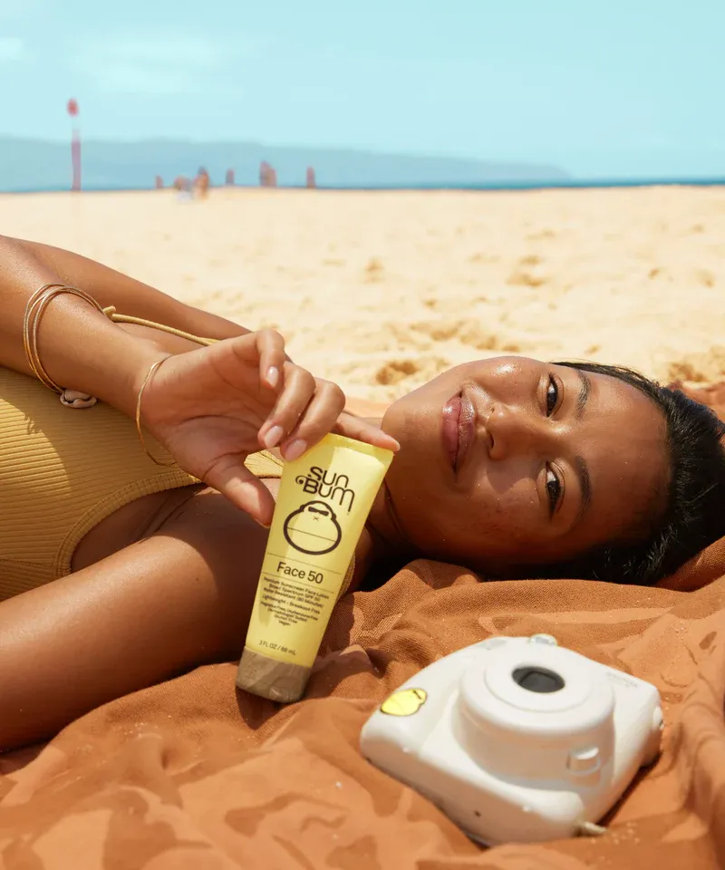 1_Face50Lotion_Lifestyle.webp