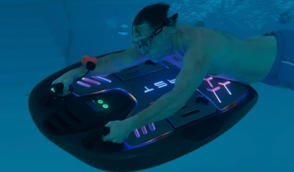 The Divingjet Beast - Maximum power on and under water official image 4