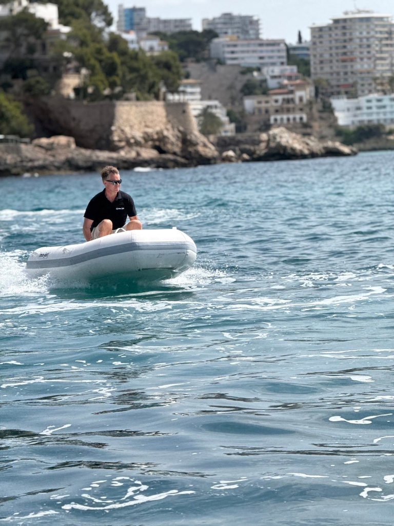 Mo-Jet Tender boat with jet official image 2