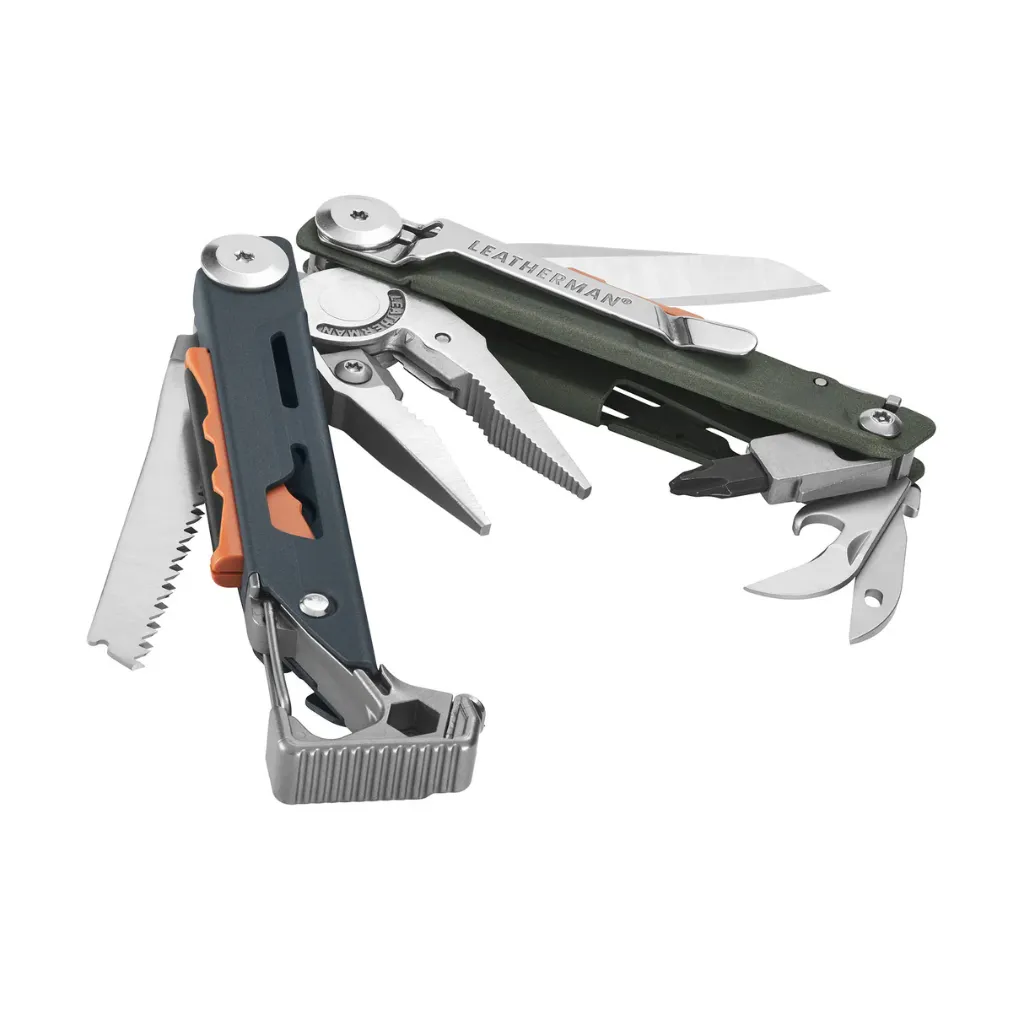 Leatherman Signal tundrascape