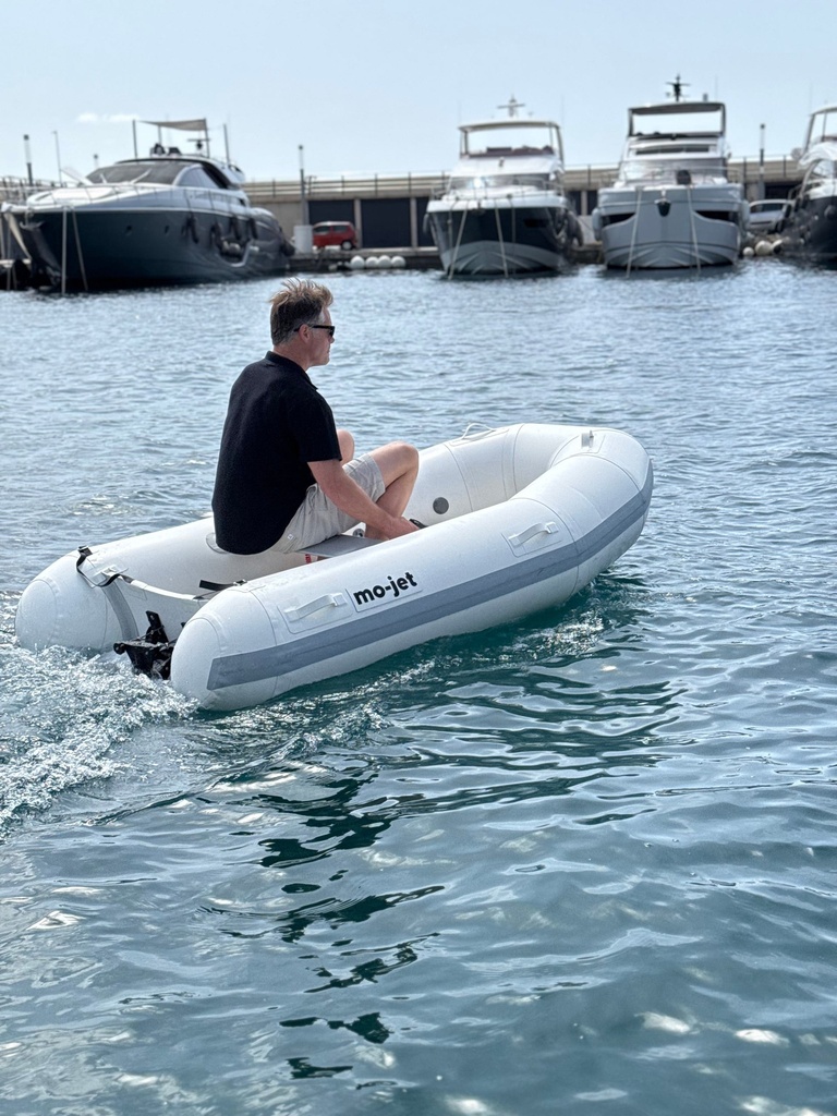 [VA-0619-181] Mo-Jet Tender boat with jet