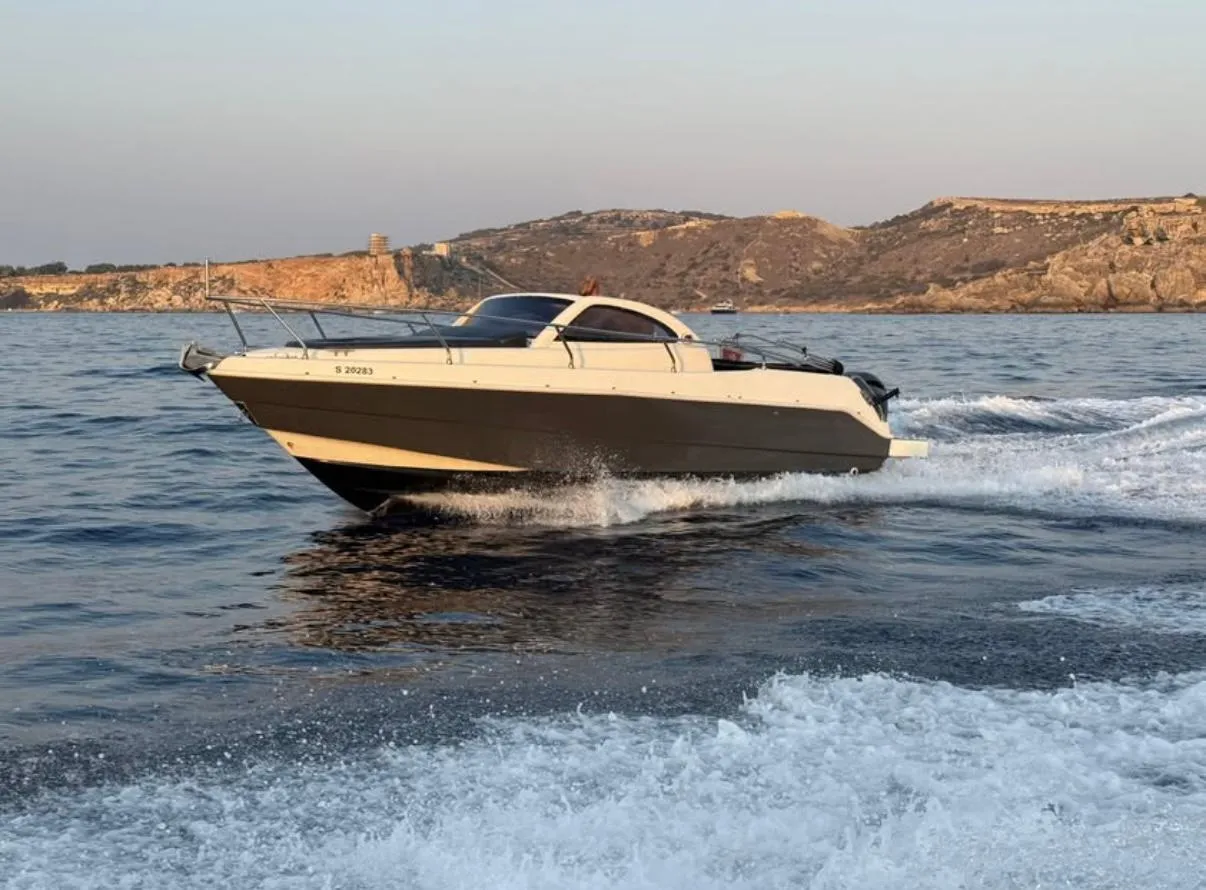 Schizo 6.2M (overall 6.9M) Day Cruiser + Trailer